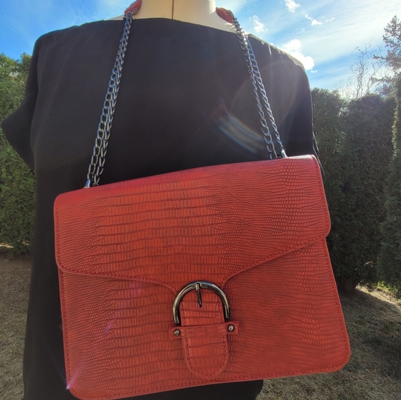 Red purse - Picture 2 of 7